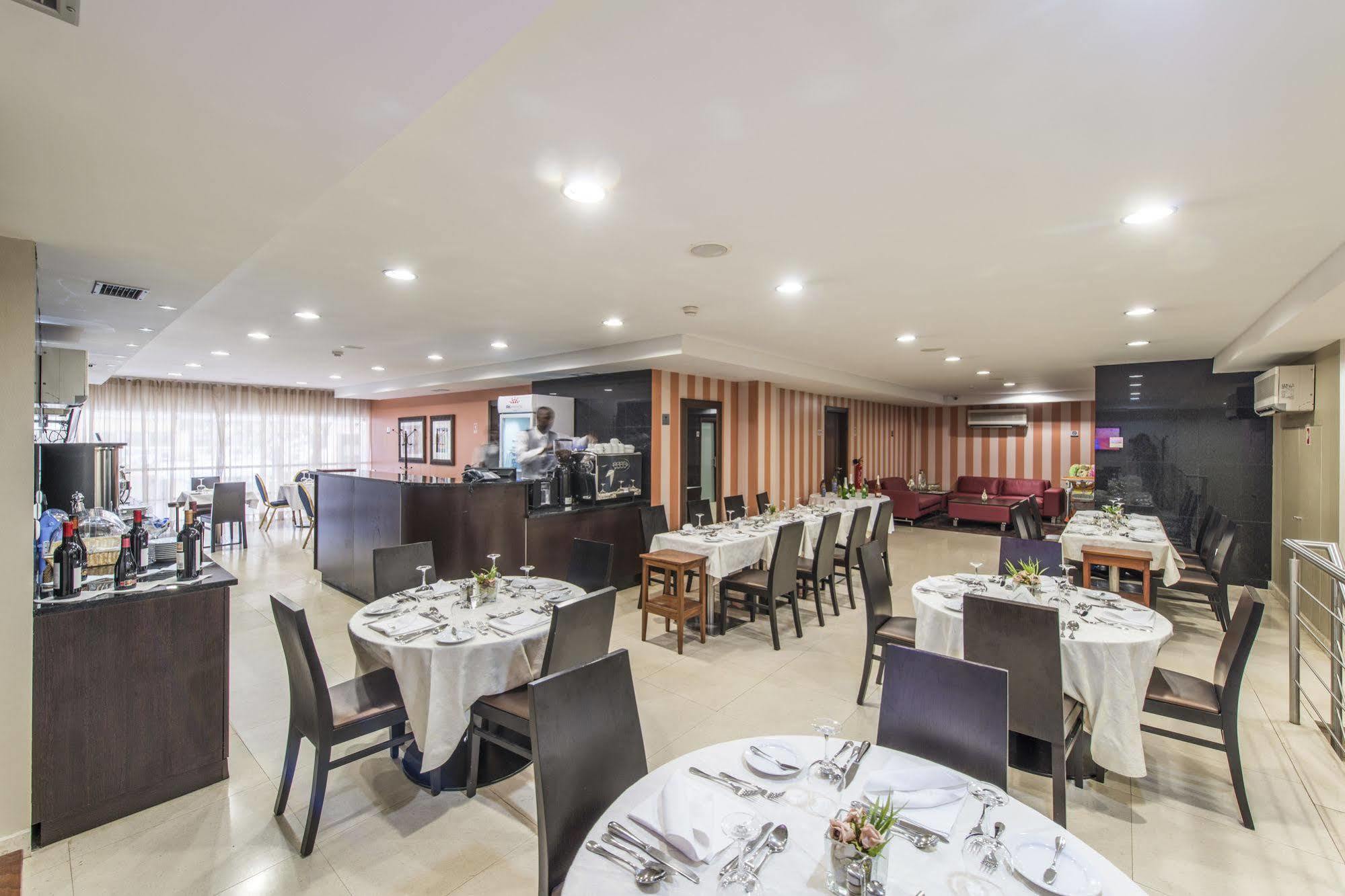 Rk Suite Hotel Luanda Ngoại thất bức ảnh